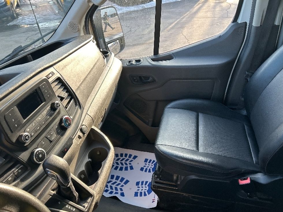 Cargo Van (Panel Van)-Light and Medium Duty Trucks-Ford-2020-Transit 250-Mississauga-ON-128,251\n\t\tkm-$ 40,750 - Image 17