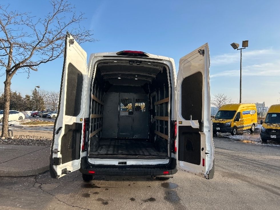 Cargo Van (Panel Van)-Light and Medium Duty Trucks-Ford-2020-Transit 250-Mississauga-ON-128,251\n\t\tkm-$ 40,750 - Image 7