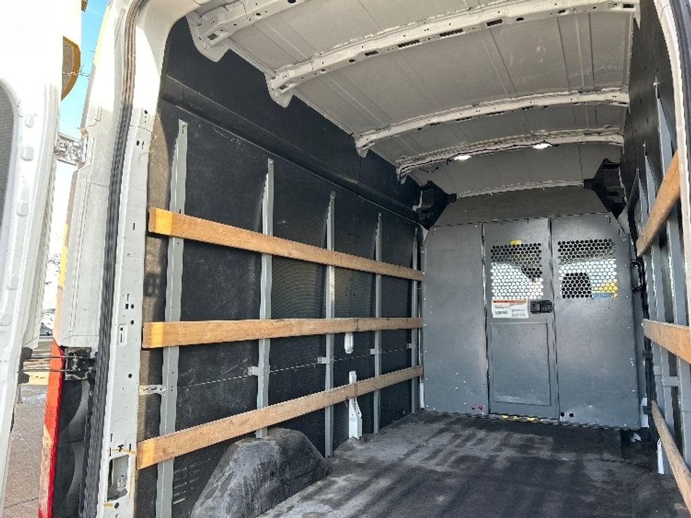 Cargo Van (Panel Van)-Light and Medium Duty Trucks-Ford-2020-Transit 250-Mississauga-ON-128,251\n\t\tkm-$ 40,750 - Image 8