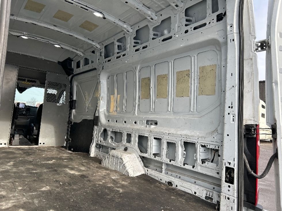 Cargo Van (Panel Van)-Light and Medium Duty Trucks-Ford-2020-Transit 250-Mississauga-ON-130,663\n\t\tkm-$ 42,500 - Image 10