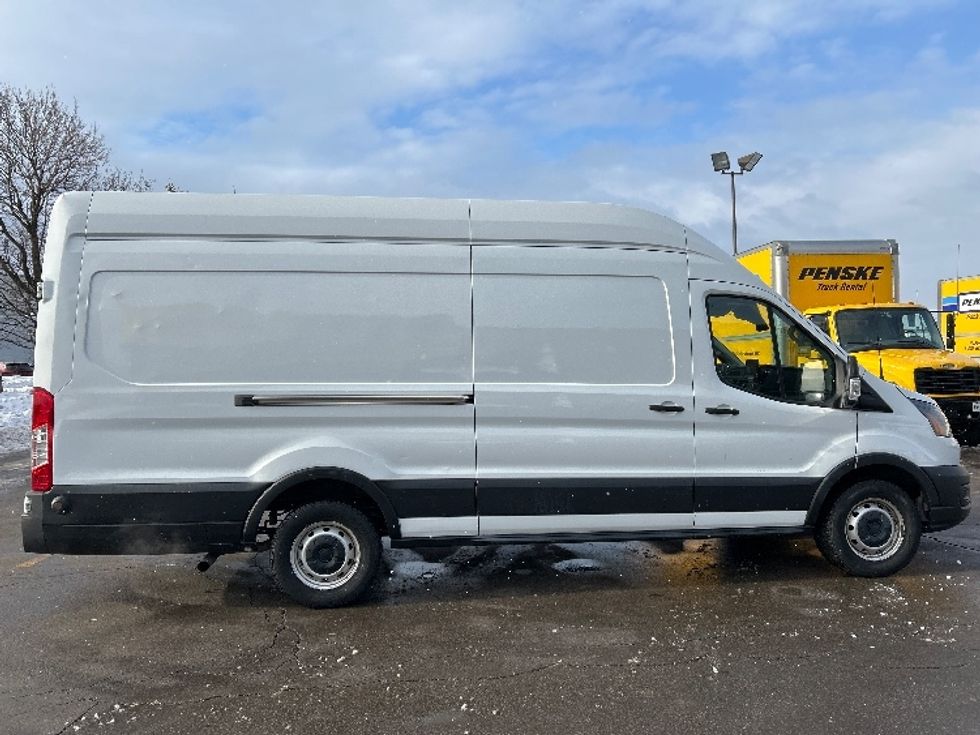 Cargo Van (Panel Van)-Light and Medium Duty Trucks-Ford-2020-Transit 250-Mississauga-ON-130,663\n\t\tkm-$ 42,500 - Image 12