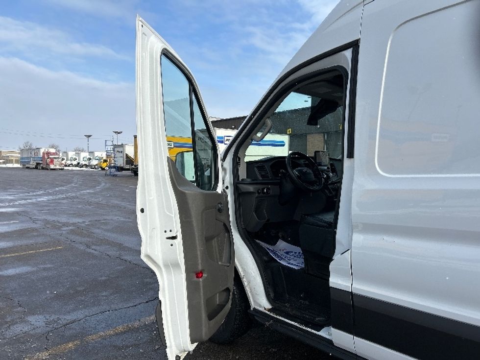 Cargo Van (Panel Van)-Light and Medium Duty Trucks-Ford-2020-Transit 250-Mississauga-ON-130,663\n\t\tkm-$ 42,500 - Image 13