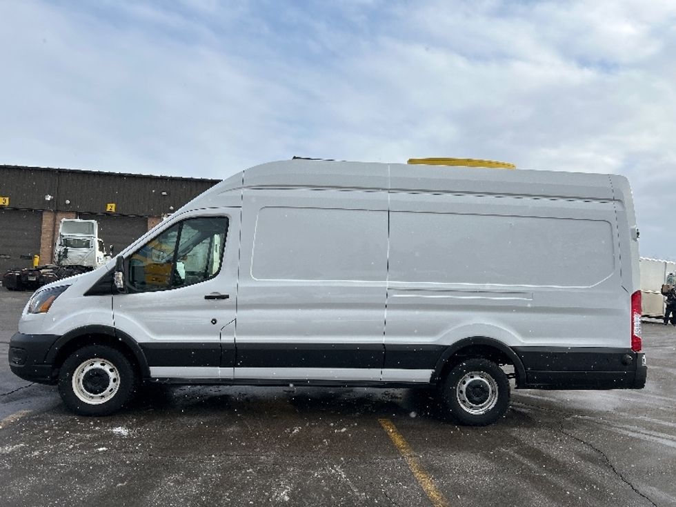 Cargo Van (Panel Van)-Light and Medium Duty Trucks-Ford-2020-Transit 250-Mississauga-ON-130,663\n\t\tkm-$ 42,500 - Image 4