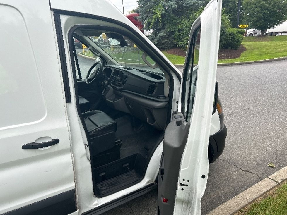 Cargo Van (Panel Van)-Light and Medium Duty Trucks-Ford-2020-Transit 250-Montgomery-NY-95,938\n\t\tmiles-$ 29,250 - Image 19