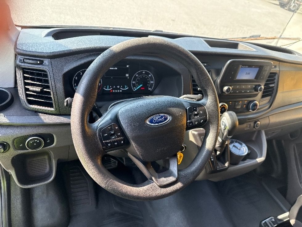 Cargo Van (Panel Van)-Light and Medium Duty Trucks-Ford-2020-Transit 250-Norcross-GA-69,230\n\t\tmiles-$ 33,000 - Image 16