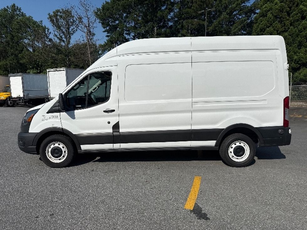 Cargo Van (Panel Van)-Light and Medium Duty Trucks-Ford-2020-Transit 250-Norcross-GA-69,230\n\t\tmiles-$ 33,000 - Image 4
