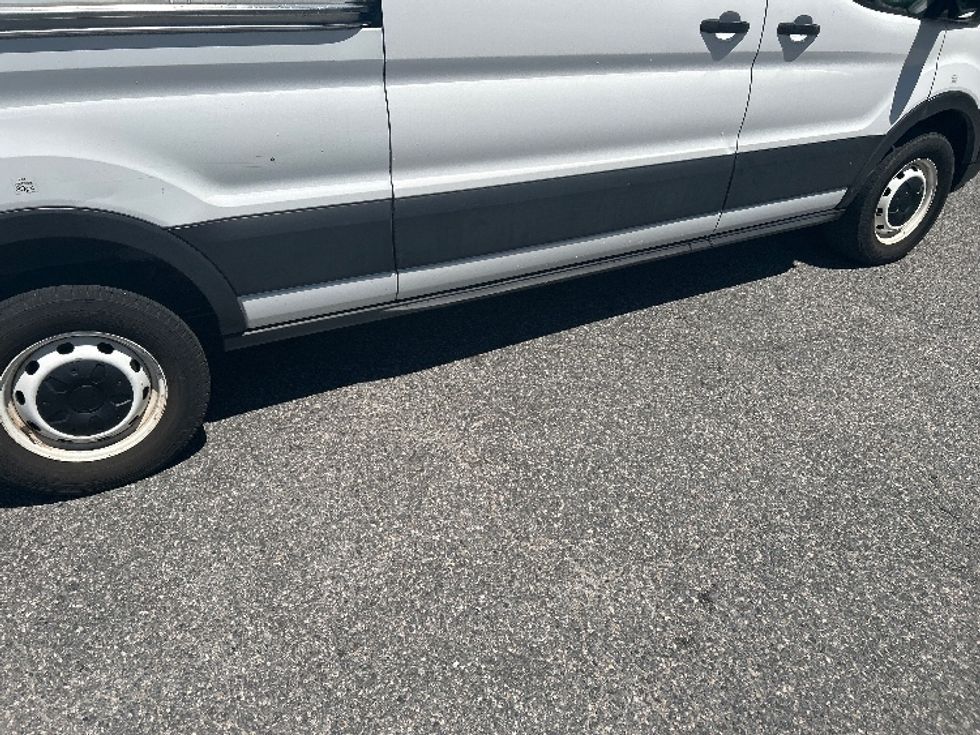 Cargo Van (Panel Van)-Light and Medium Duty Trucks-Ford-2020-Transit 250-Norfolk-VA-80,425\n\t\tmiles-$ 32,750 - Image 14