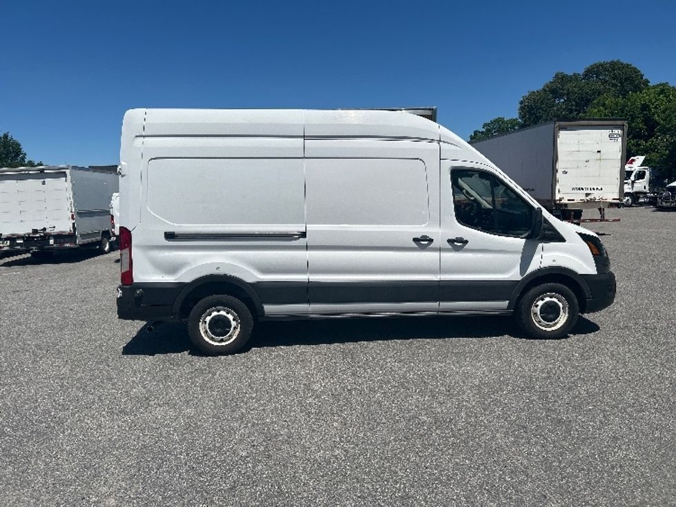 Cargo Van (Panel Van)-Light and Medium Duty Trucks-Ford-2020-Transit 250-Norfolk-VA-80,425\n\t\tmiles-$ 32,750 - Image 15