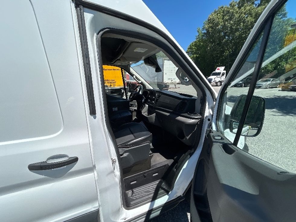 Cargo Van (Panel Van)-Light and Medium Duty Trucks-Ford-2020-Transit 250-Norfolk-VA-80,425\n\t\tmiles-$ 32,750 - Image 20