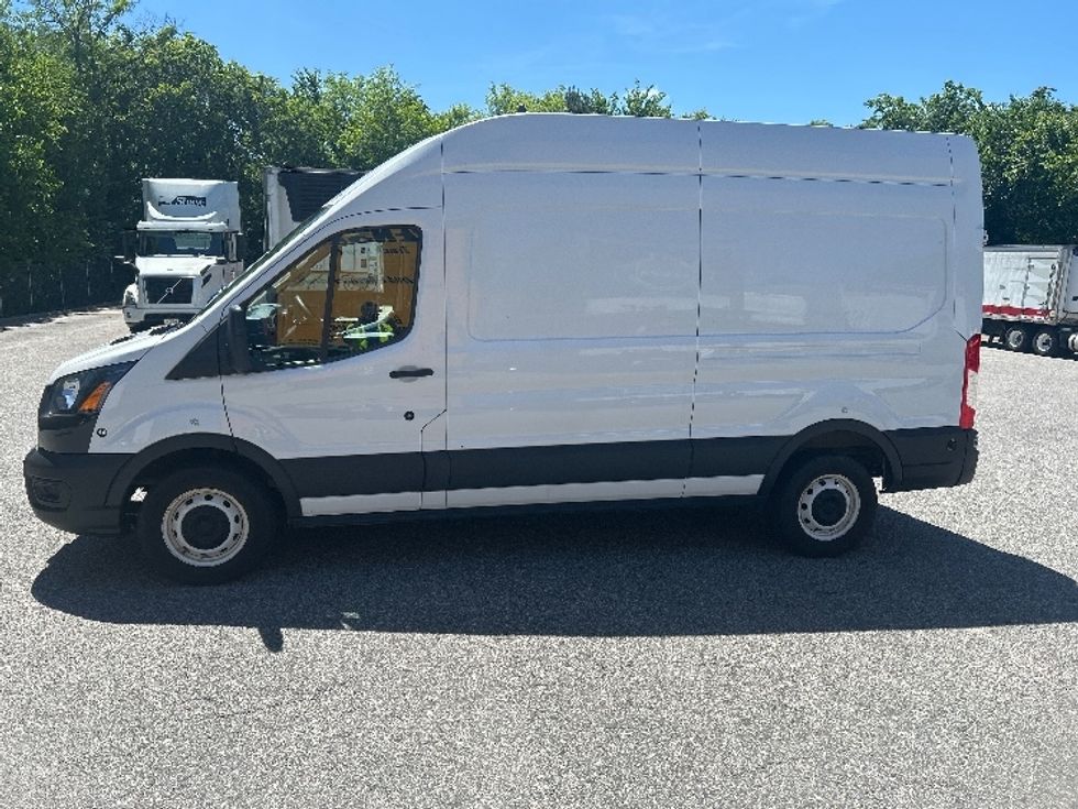 Cargo Van (Panel Van)-Light and Medium Duty Trucks-Ford-2020-Transit 250-Norfolk-VA-80,425\n\t\tmiles-$ 32,750 - Image 4