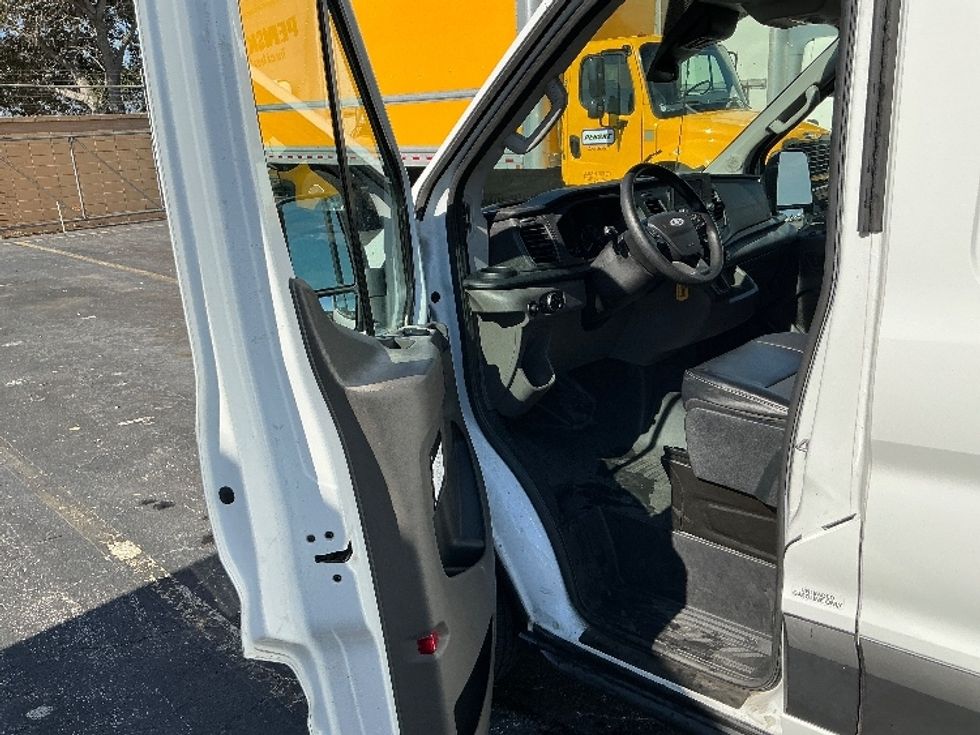 Cargo Van (Panel Van)-Light and Medium Duty Trucks-Ford-2020-Transit 250-Orlando-FL-51,180\n\t\tmiles-$ 35,750 - Image 16