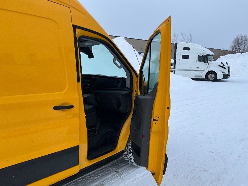 Cargo Van (Panel Van)-Light and Medium Duty Trucks-Ford-2020-Transit 250-Ottawa-ON-125,377\n\t\tkm-$ 36,250 - Image 19