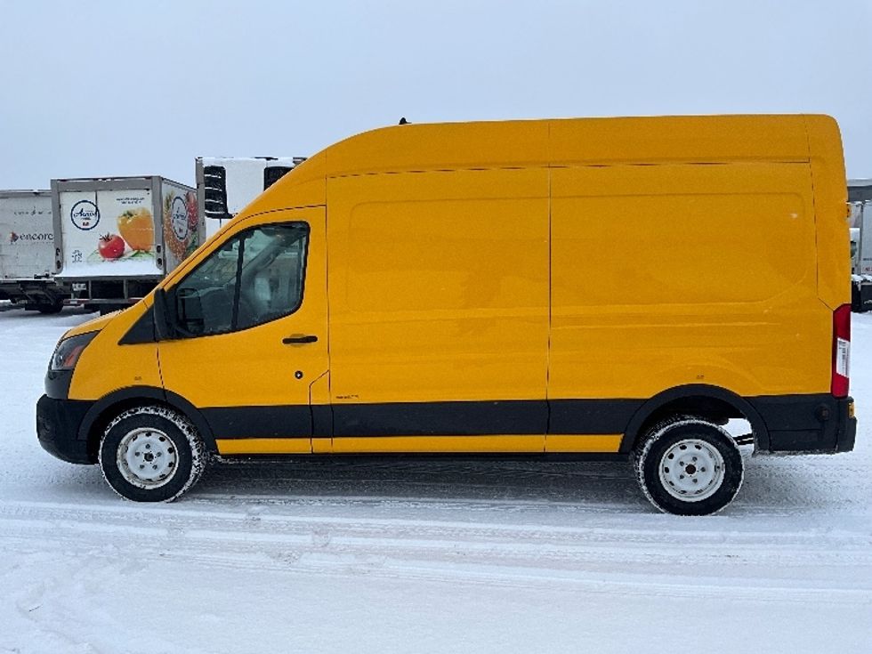 Cargo Van (Panel Van)-Light and Medium Duty Trucks-Ford-2020-Transit 250-Ottawa-ON-125,377\n\t\tkm-$ 36,250 - Image 4