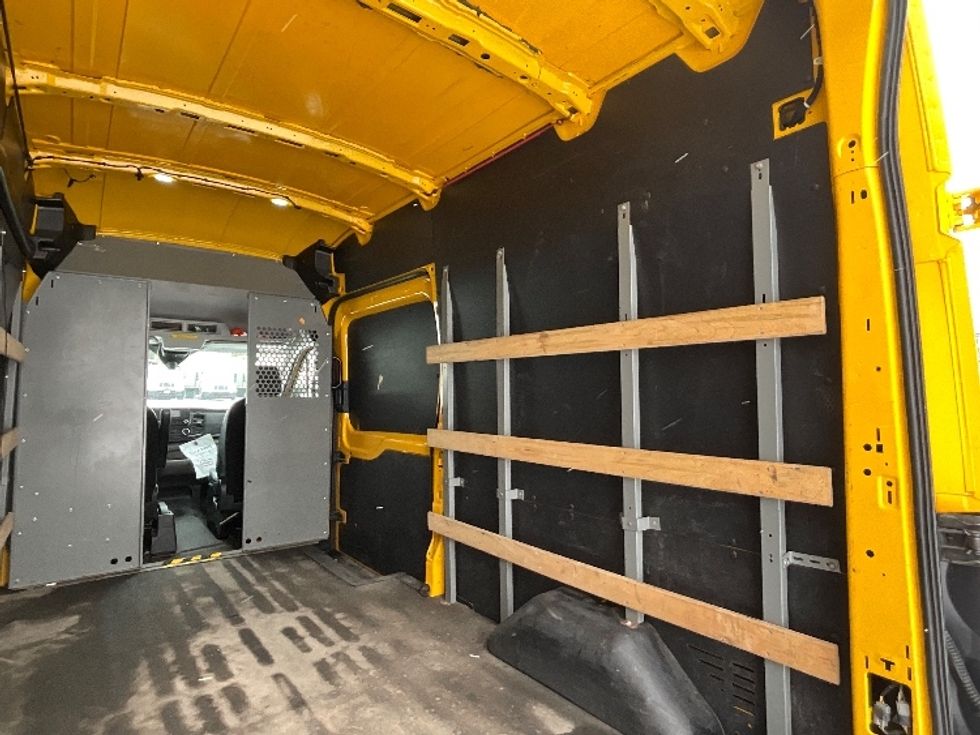 Cargo Van (Panel Van)-Light and Medium Duty Trucks-Ford-2020-Transit 250-Ottawa-ON-125,851\n\t\tkm-$ 36,250 - Image 11