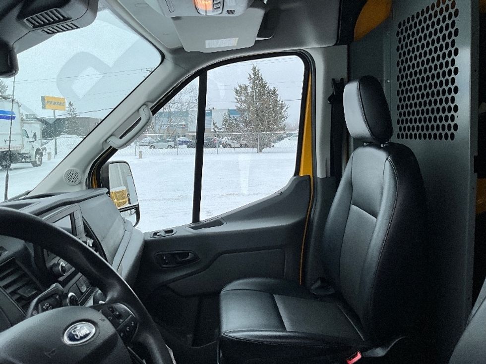 Cargo Van (Panel Van)-Light and Medium Duty Trucks-Ford-2020-Transit 250-Ottawa-ON-125,851\n\t\tkm-$ 36,250 - Image 18