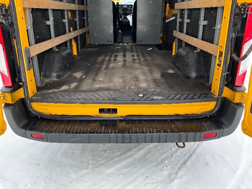 Cargo Van (Panel Van)-Light and Medium Duty Trucks-Ford-2020-Transit 250-Ottawa-ON-125,851\n\t\tkm-$ 36,250 - Image 9