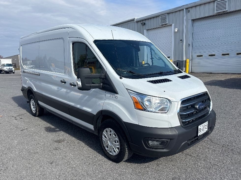 Cargo Van (Panel Van)-Light and Medium Duty Trucks-Ford-2020-Transit 250-Ottawa-ON-199,553\n\t\tkm-$ 31,000 - Image 1