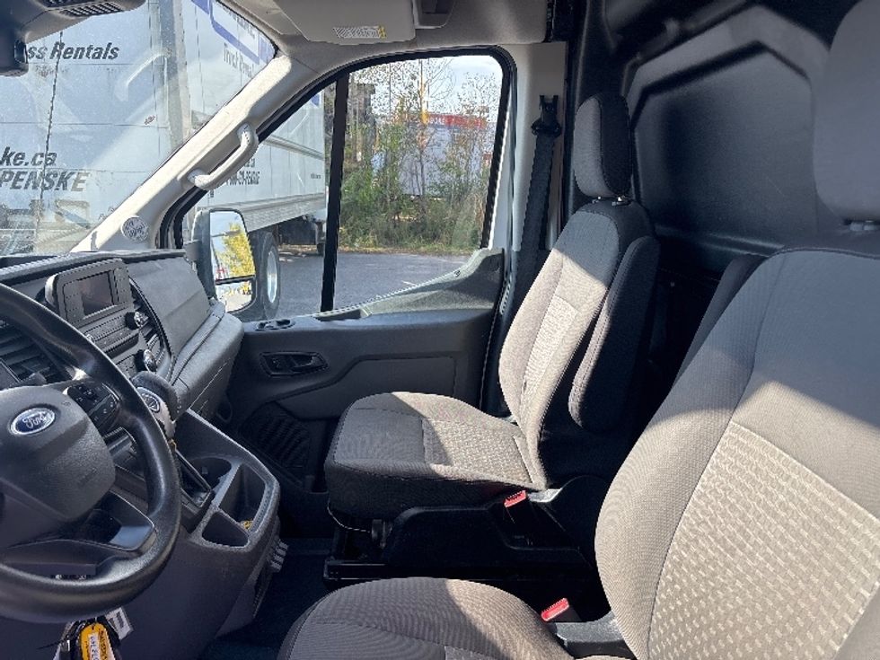 Cargo Van (Panel Van)-Light and Medium Duty Trucks-Ford-2020-Transit 250-Ottawa-ON-199,553\n\t\tkm-$ 31,000 - Image 19