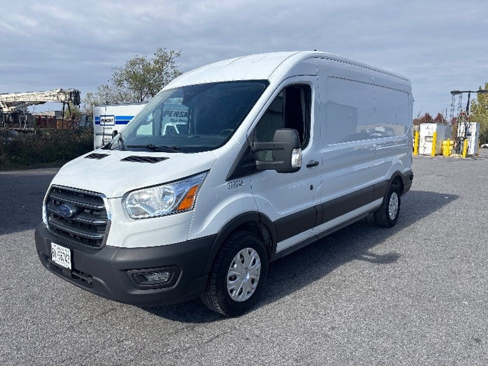 Cargo Van (Panel Van)-Light and Medium Duty Trucks-Ford-2020-Transit 250-Ottawa-ON-199,553\n\t\tkm-$ 31,000 - Image 3