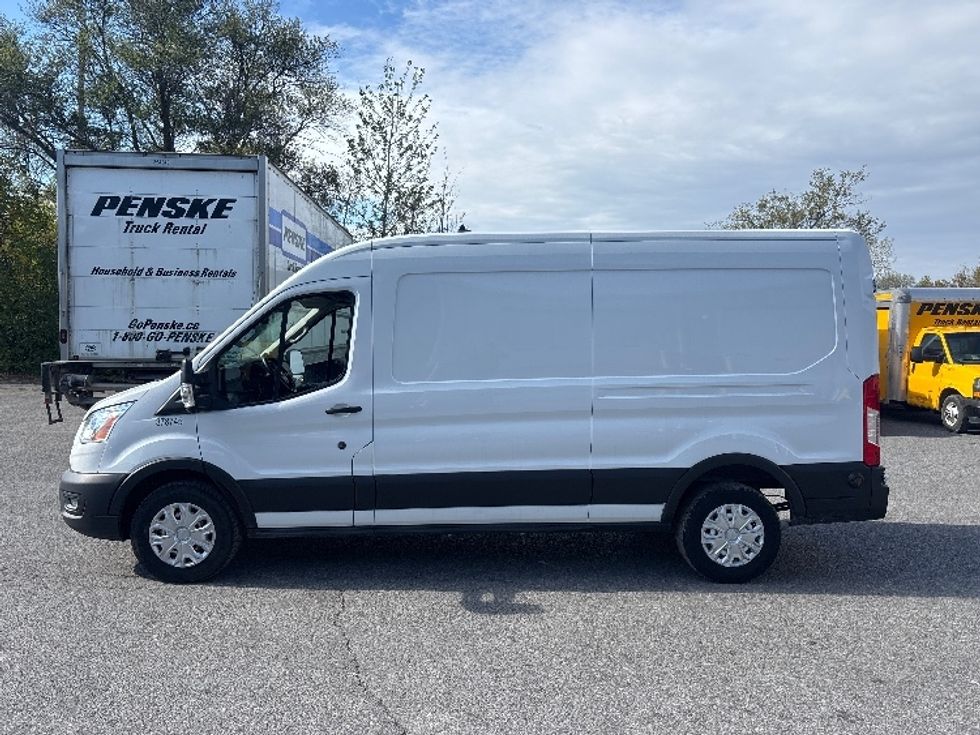 Cargo Van (Panel Van)-Light and Medium Duty Trucks-Ford-2020-Transit 250-Ottawa-ON-199,553\n\t\tkm-$ 31,000 - Image 4