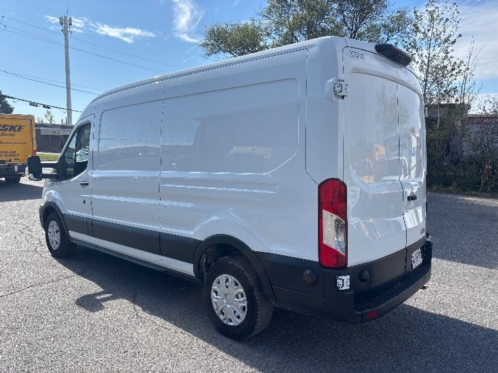 Cargo Van (Panel Van)-Light and Medium Duty Trucks-Ford-2020-Transit 250-Ottawa-ON-199,553\n\t\tkm-$ 31,000 - Image 6