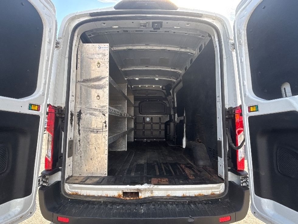 Cargo Van (Panel Van)-Light and Medium Duty Trucks-Ford-2020-Transit 250-Ottawa-ON-199,553\n\t\tkm-$ 31,000 - Image 9