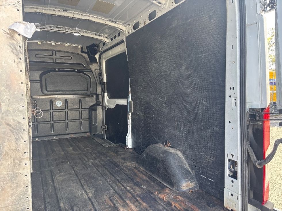 Cargo Van (Panel Van)-Light and Medium Duty Trucks-Ford-2020-Transit 250-Ottawa-ON-218,509\n\t\tkm-$ 28,500 - Image 12