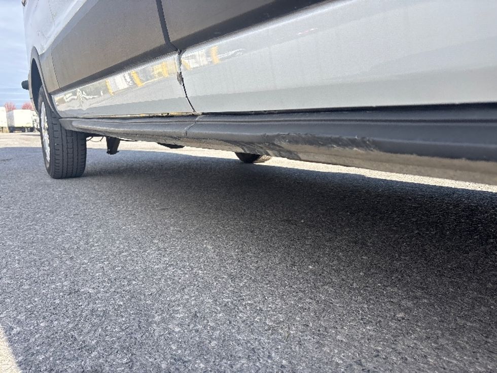 Cargo Van (Panel Van)-Light and Medium Duty Trucks-Ford-2020-Transit 250-Ottawa-ON-218,509\n\t\tkm-$ 28,500 - Image 14