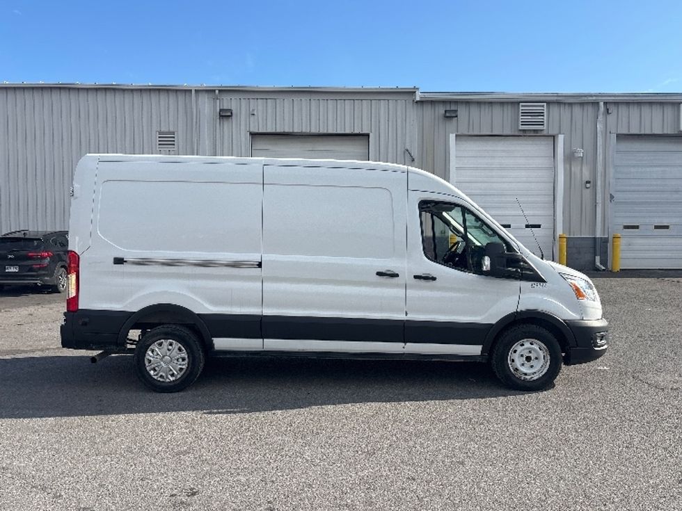 Cargo Van (Panel Van)-Light and Medium Duty Trucks-Ford-2020-Transit 250-Ottawa-ON-218,509\n\t\tkm-$ 28,500 - Image 15