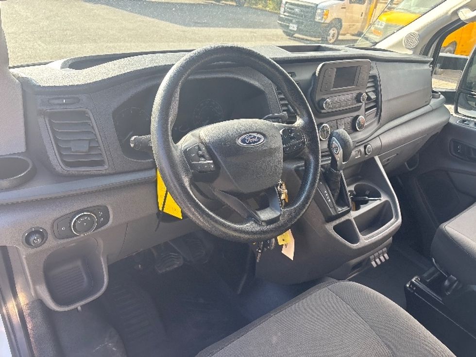 Cargo Van (Panel Van)-Light and Medium Duty Trucks-Ford-2020-Transit 250-Ottawa-ON-218,509\n\t\tkm-$ 28,500 - Image 17