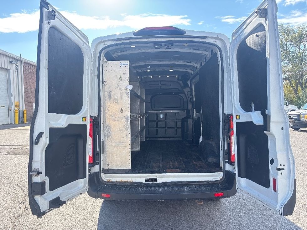 Cargo Van (Panel Van)-Light and Medium Duty Trucks-Ford-2020-Transit 250-Ottawa-ON-218,509\n\t\tkm-$ 28,500 - Image 8