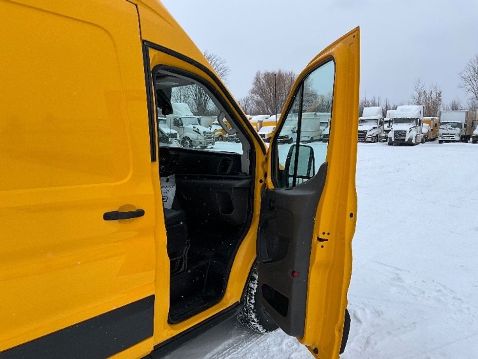 Cargo Van (Panel Van)-Light and Medium Duty Trucks-Ford-2020-Transit 250-Ottawa-ON-221,795\n\t\tkm-$ 29,750 - Image 19