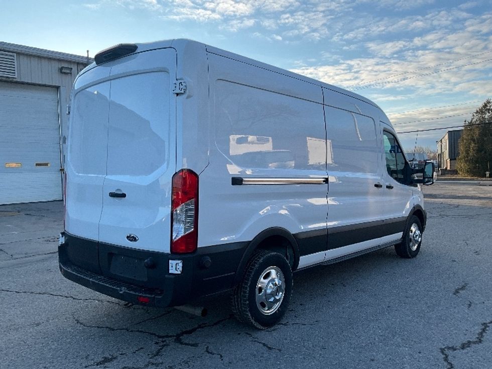 Cargo Van (Panel Van)-Light and Medium Duty Trucks-Ford-2020-Transit 250-Ottawa-ON-57,666\n\t\tkm-$ 41,500 - Image 11