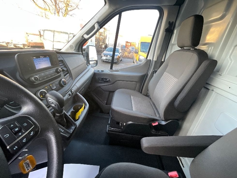 Cargo Van (Panel Van)-Light and Medium Duty Trucks-Ford-2020-Transit 250-Ottawa-ON-57,666\n\t\tkm-$ 41,500 - Image 16