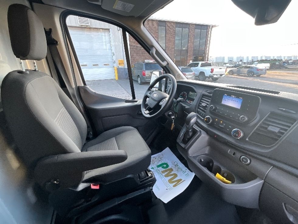 Cargo Van (Panel Van)-Light and Medium Duty Trucks-Ford-2020-Transit 250-Ottawa-ON-57,666\n\t\tkm-$ 41,500 - Image 19