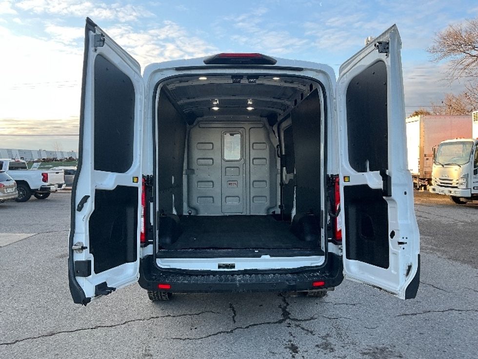 Cargo Van (Panel Van)-Light and Medium Duty Trucks-Ford-2020-Transit 250-Ottawa-ON-57,666\n\t\tkm-$ 41,500 - Image 7