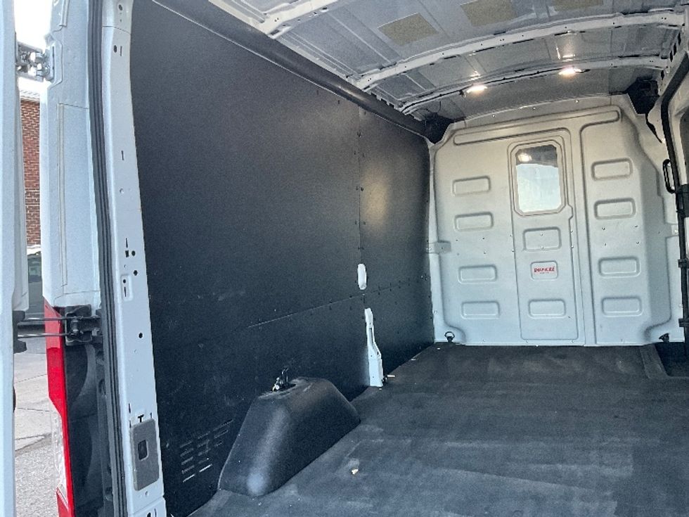 Cargo Van (Panel Van)-Light and Medium Duty Trucks-Ford-2020-Transit 250-Ottawa-ON-57,666\n\t\tkm-$ 41,500 - Image 9