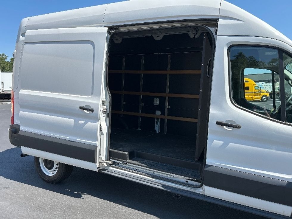 Cargo Van (Panel Van)-Light and Medium Duty Trucks-Ford-2020-Transit 250-Pensacola-FL-106,744\n\t\tmiles-$ 29,500 - Image 25