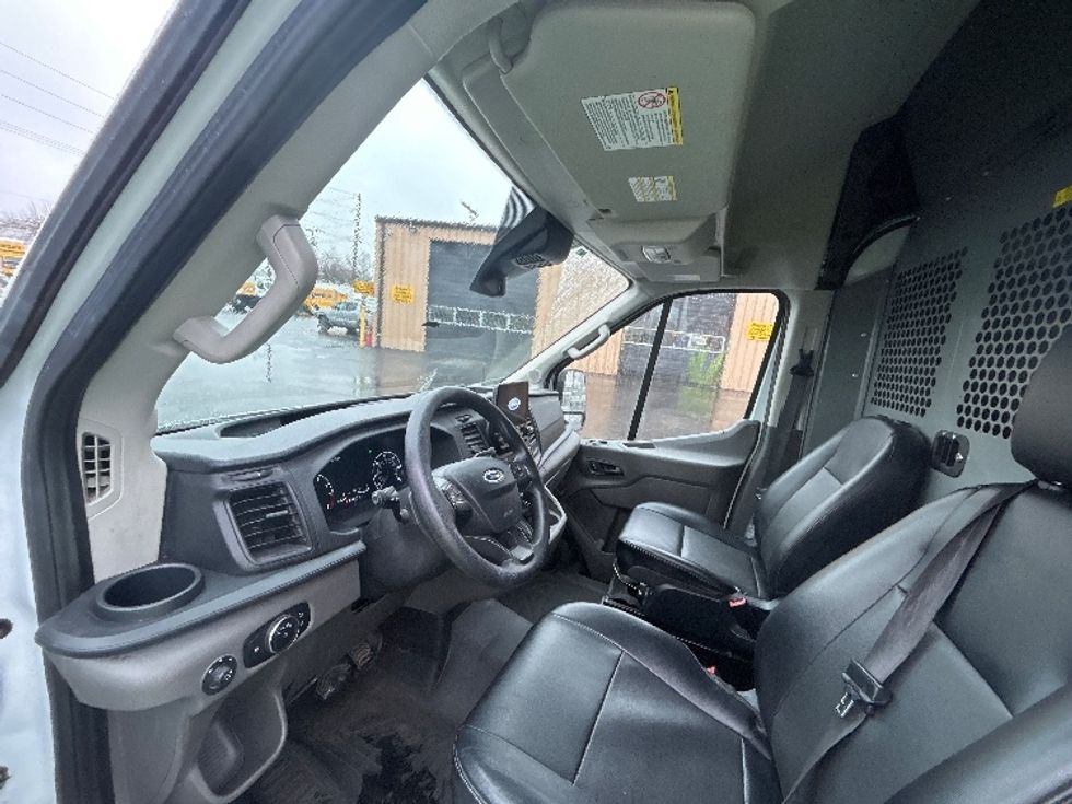 Cargo Van (Panel Van)-Light and Medium Duty Trucks-Ford-2020-Transit 250-Portland-OR-52,778\n\t\tmiles-$ 38,000 - Image 15