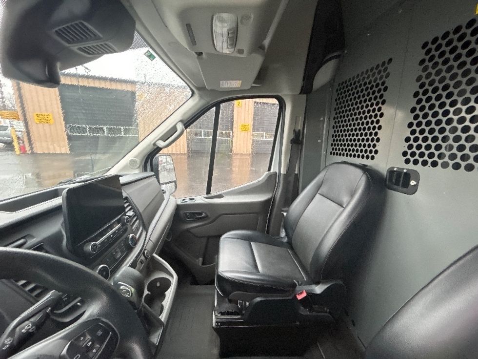 Cargo Van (Panel Van)-Light and Medium Duty Trucks-Ford-2020-Transit 250-Portland-OR-52,778\n\t\tmiles-$ 38,000 - Image 17