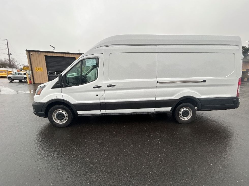Cargo Van (Panel Van)-Light and Medium Duty Trucks-Ford-2020-Transit 250-Portland-OR-52,778\n\t\tmiles-$ 38,000 - Image 4