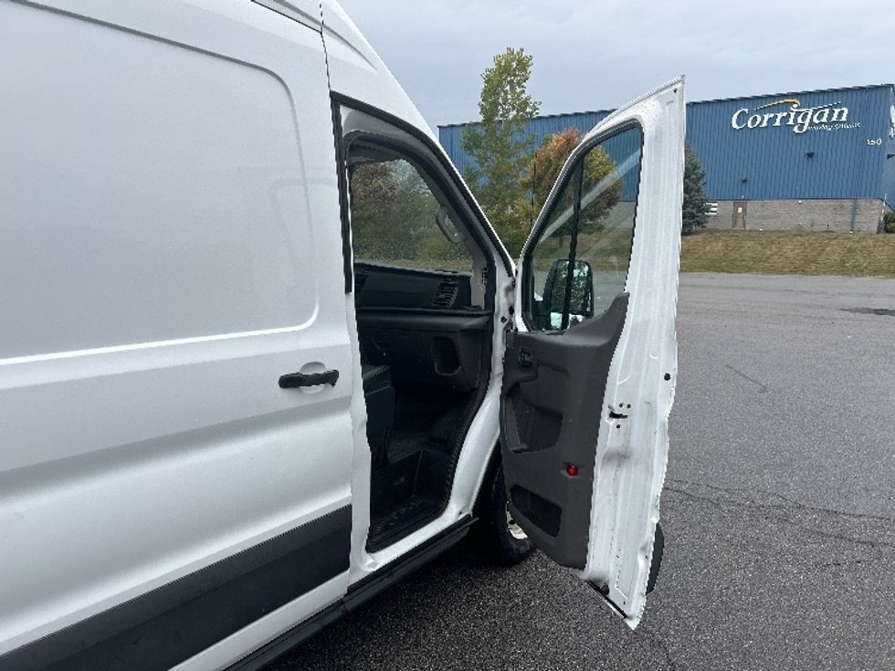 Cargo Van (Panel Van)-Light and Medium Duty Trucks-Ford-2020-Transit 250-Rochester-NY-66,967\n\t\tmiles-$ 31,750 - Image 16