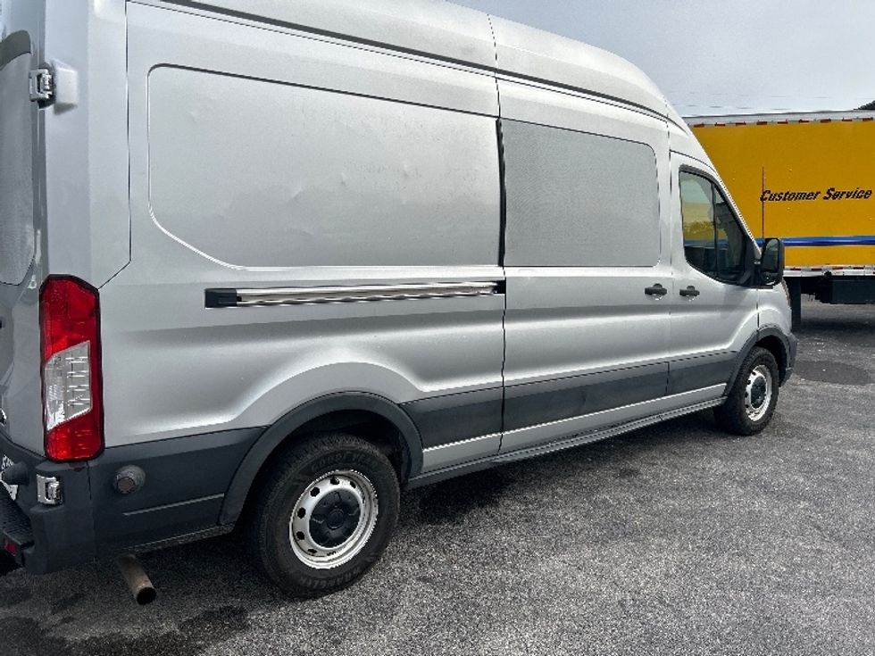 Cargo Van (Panel Van)-Light and Medium Duty Trucks-Ford-2020-Transit 250-Salem-VA-65,420\n\t\tmiles-$ 32,000 - Image 13