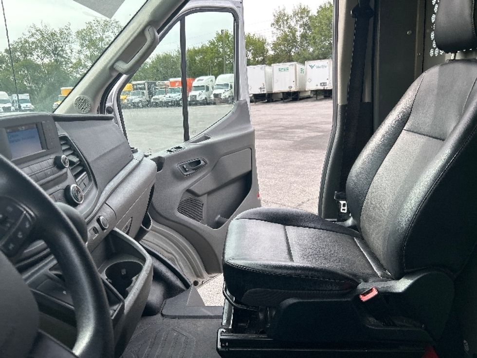 Cargo Van (Panel Van)-Light and Medium Duty Trucks-Ford-2020-Transit 250-Salem-VA-65,420\n\t\tmiles-$ 32,000 - Image 19