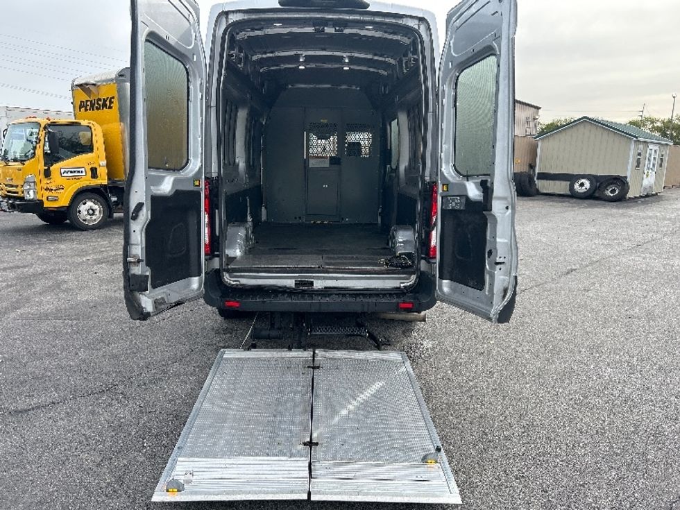 Cargo Van (Panel Van)-Light and Medium Duty Trucks-Ford-2020-Transit 250-Salem-VA-65,420\n\t\tmiles-$ 32,000 - Image 8