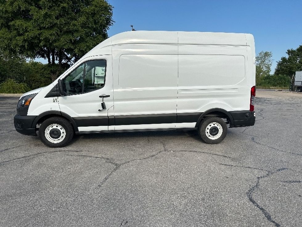 Cargo Van (Panel Van)-Light and Medium Duty Trucks-Ford-2020-Transit 250-San Antonio-TX-136,574\n\t\tmiles-$ 26,000 - Image 4