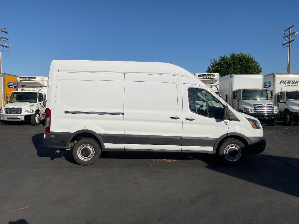 Cargo Van (Panel Van)-Light and Medium Duty Trucks-Ford-2020-Transit 250-Santa Ana-CA-33,012\n\t\tmiles-$ 37,750 - Image 15