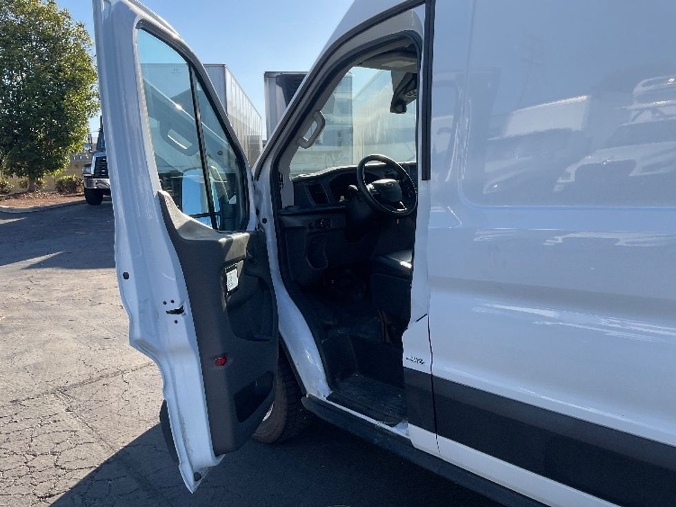 Cargo Van (Panel Van)-Light and Medium Duty Trucks-Ford-2020-Transit 250-Santa Ana-CA-33,012\n\t\tmiles-$ 37,750 - Image 16