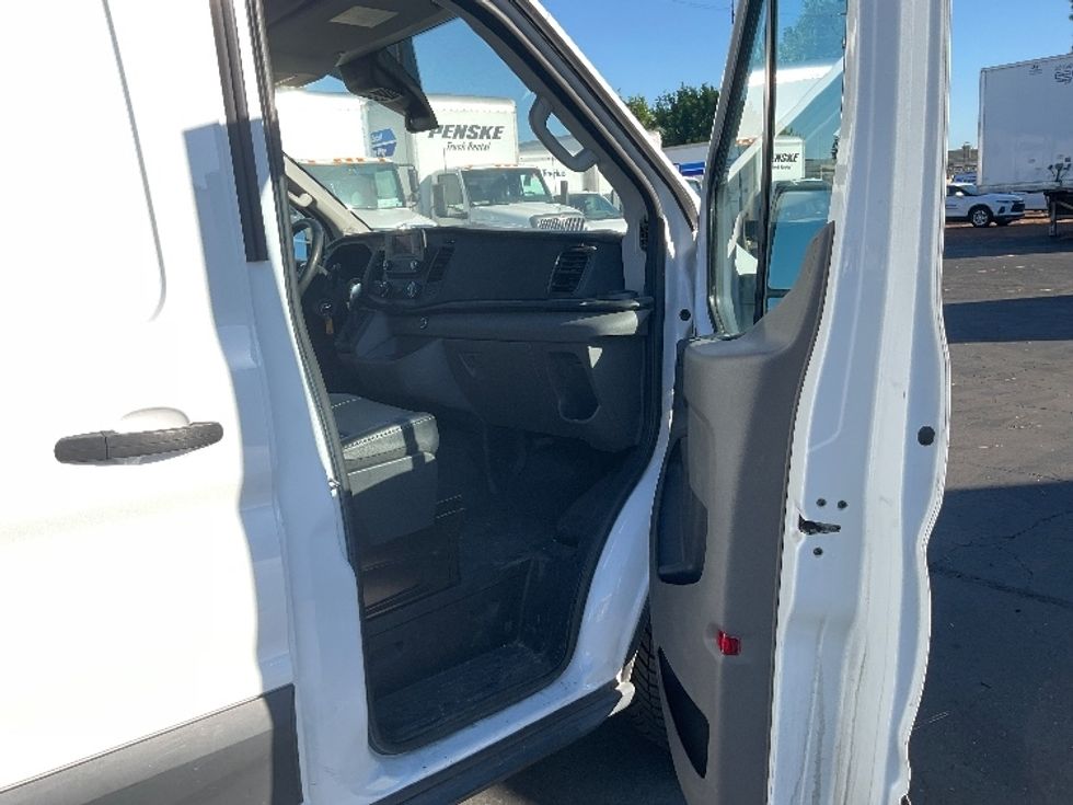Cargo Van (Panel Van)-Light and Medium Duty Trucks-Ford-2020-Transit 250-Santa Ana-CA-33,012\n\t\tmiles-$ 37,750 - Image 20