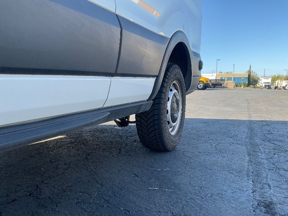 Cargo Van (Panel Van)-Light and Medium Duty Trucks-Ford-2020-Transit 250-Santa Ana-CA-33,012\n\t\tmiles-$ 37,750 - Image 27